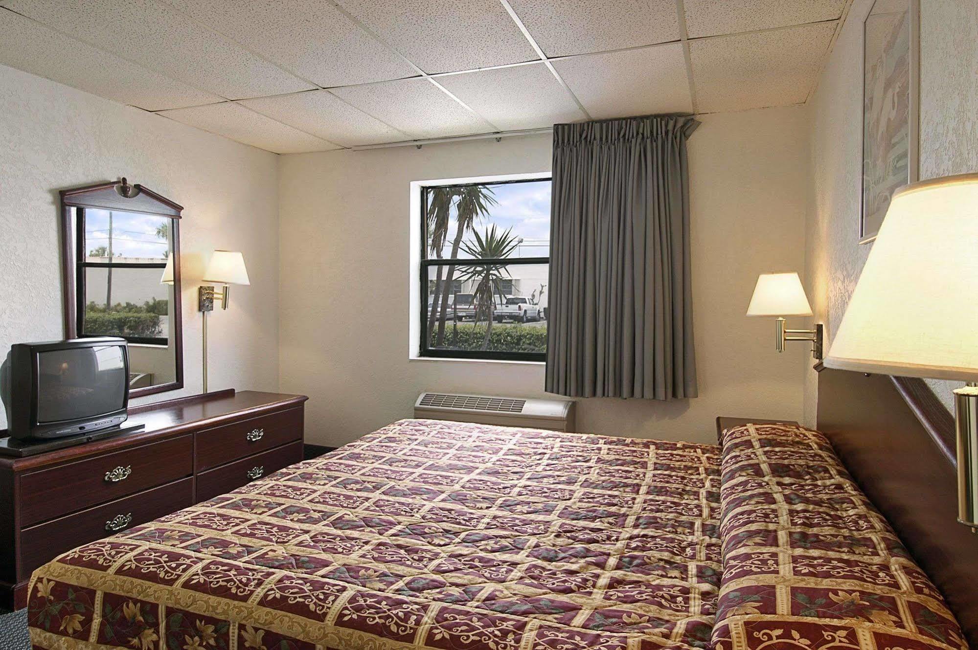 Super 8 By Wyndham Pompano Beach Rom bilde