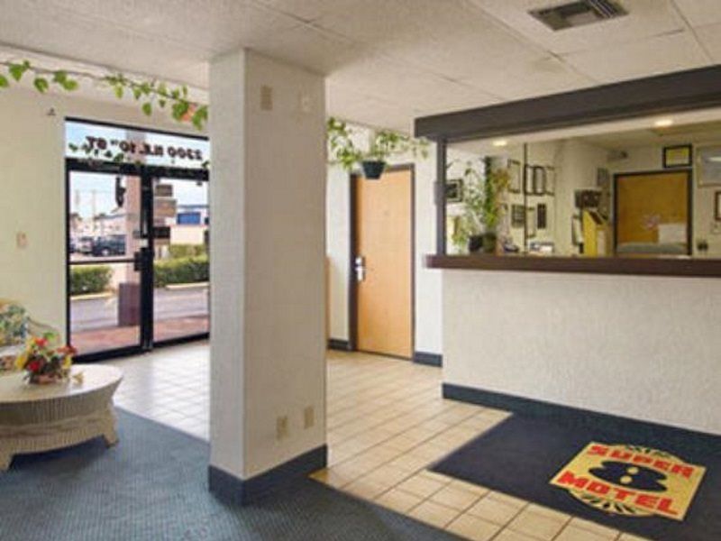 Super 8 By Wyndham Pompano Beach Eksteriør bilde